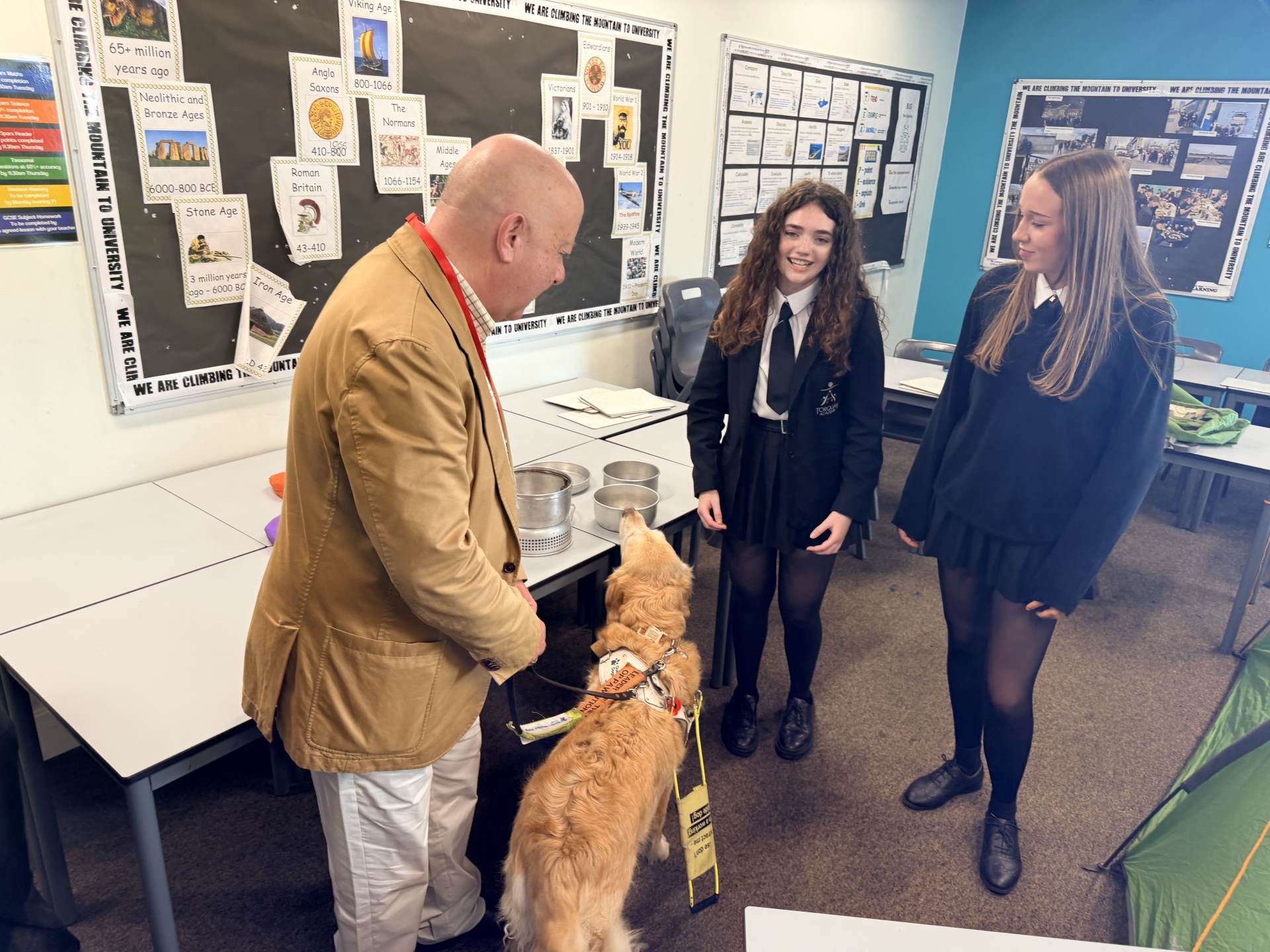 Steve Darling MP learning about Torquay Academy’s extracurricular activities
